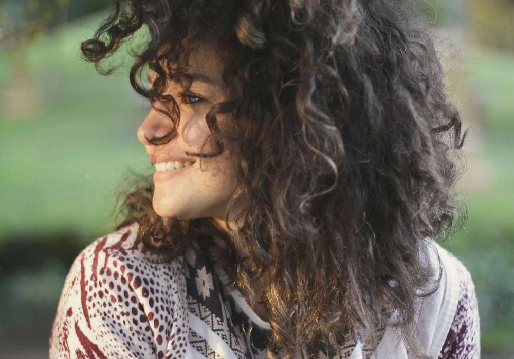 Strahlende Locken: Die ultimativen Haarpflege-Tipps fr gesunde und gl