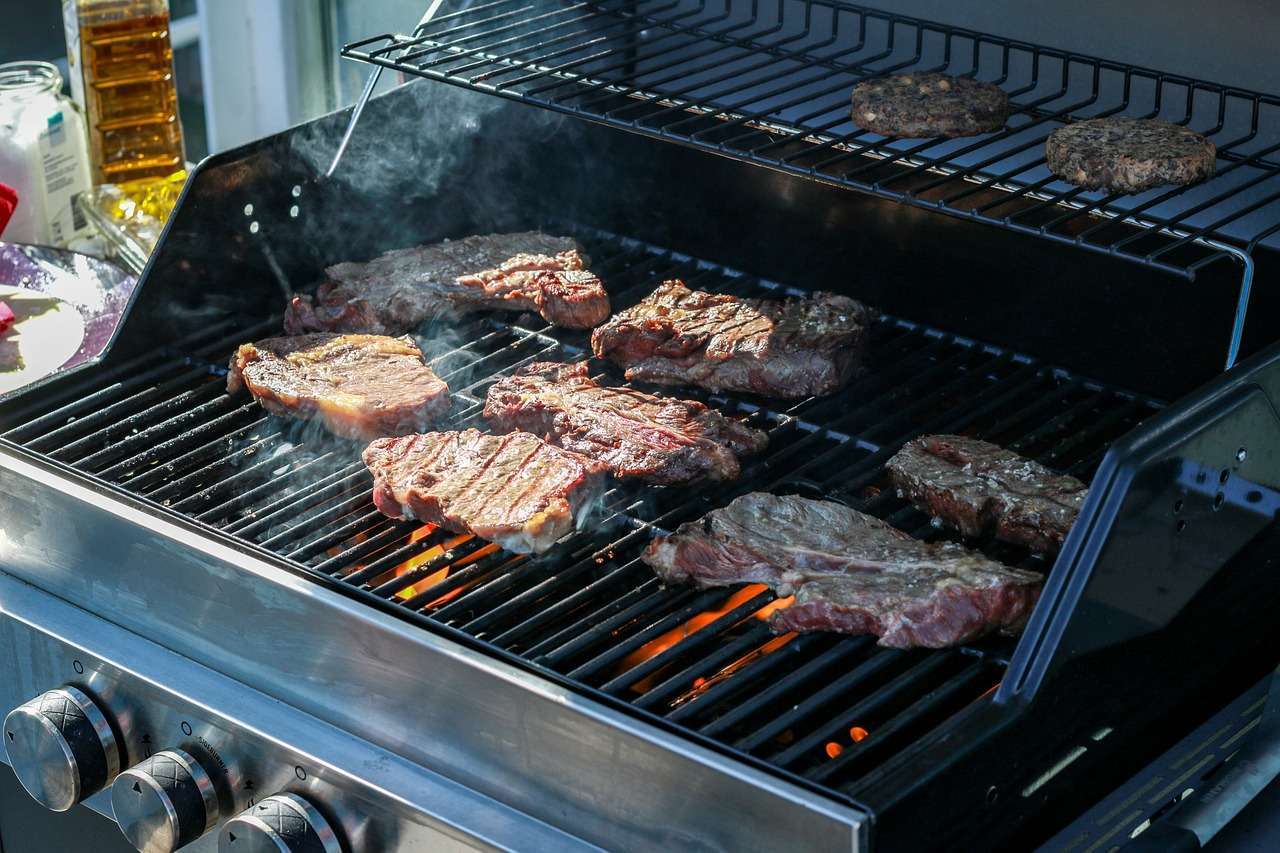 Meisterhafte Methoden: So bringen Sie Ihren Grill zum Glänzen